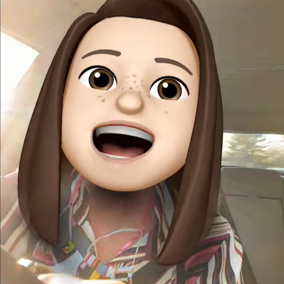 Poshmark profile picture for @lalooch